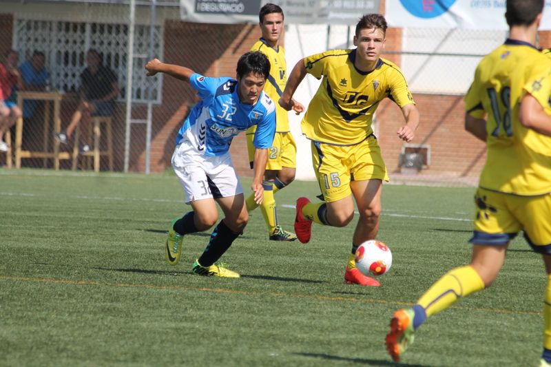 Mgf 現地レポート 横浜fc スペイン遠征14春 強化試合 Vs Badalona